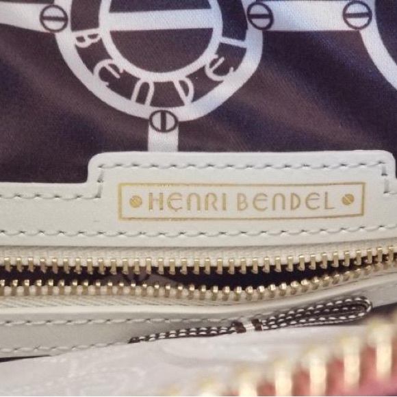 Henri Bendel - Picture 4 of 4